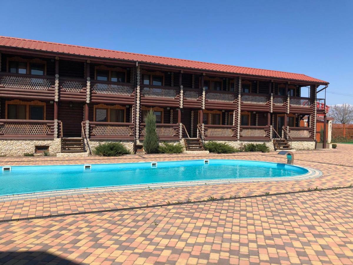 Hotel Berloga Burlach'ya Balka Exterior foto